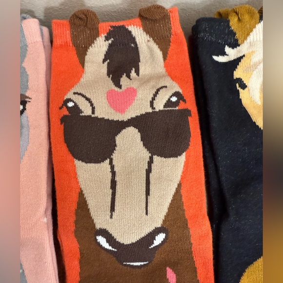 NEW 5 pairs horse print colorful crew socks women’s size 6-9.5 stocking stuffer - Picture 14 of 16